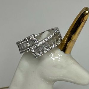 Wedding anniversary band ring STUNNING